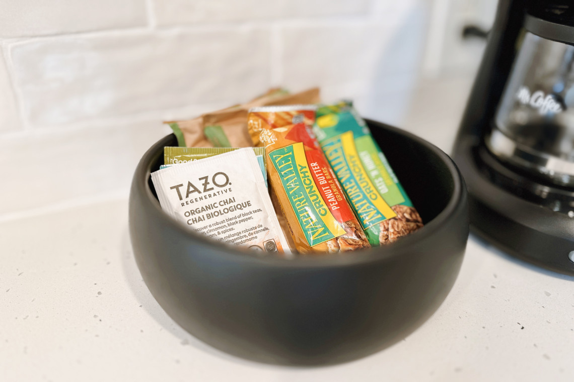For a quick and easy breakfast, Nature Valley bars and tea were provided, offering guests a healthy and satisfying start to their day that could be enjoyed at their own pace and convenience