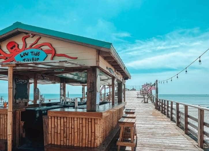 Low Tide Tiki Bar in Carolina Beach North Carolina